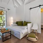 Villa Apanema Mindfulness With Fast Wifi, Pool, Sauna, Massage
