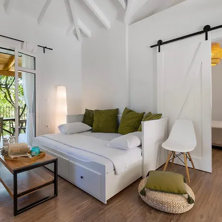 Villa Apanema Mindfulness With Fast Wifi, Pool, Sauna, Massage