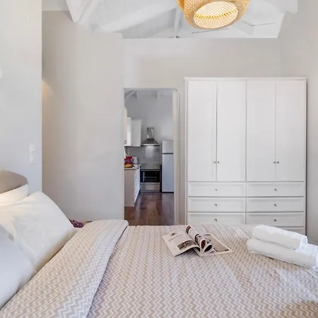 Villa Apanema Mindfulness With Fast Wifi, Pool, Sauna, Massage Asprogerakata