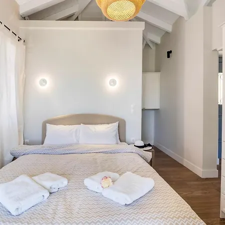 Villa Apanema Mindfulness, Relaxing Adults Only Resort, Fast Wifi, Pool, Sauna, Massage *