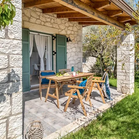 וילה Apanema Mindfulness Lefkada Asprogerakata