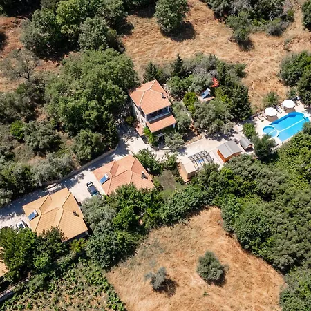 Apanema Mindfulness, Relaxing Adults Only Resort, Fast Wifi, Pool, Sauna, Massage Asprogerakata