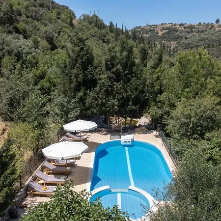 Villa Apanema Mindfulness, Relaxing Adults Only Resort, Fast Wifi, Pool, Sauna, Massage *