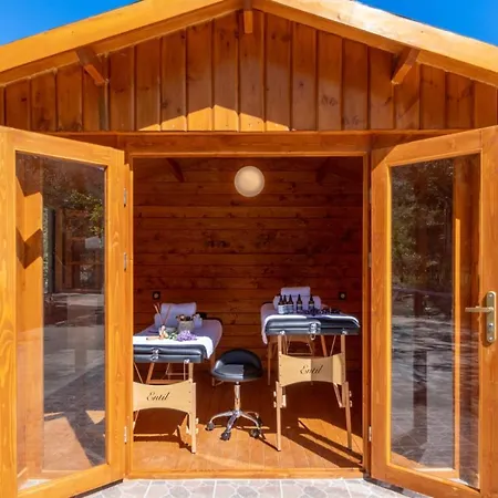 Apanema Mindfulness, Relaxing Adults Only Resort, Fast Wifi, Pool, Sauna, Massage Asprogerakata